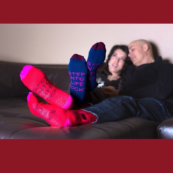 Hugs & Kisses Valentines Day 2 Pair USA Made Socks - Picture 1 of 7